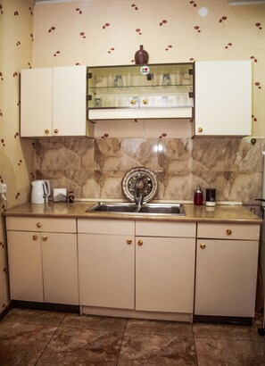 Apartment, 2 Bedrooms | Private kitchen | Full-size fridge, oven, stovetop, electric kettle