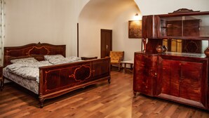 Room - Hosthub Sololaki Apartment Old Tbilisi (Tbilisi)