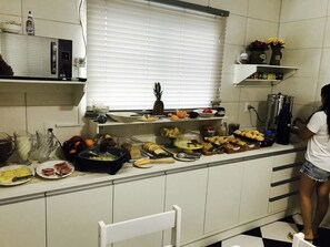 Tägliches inbegriffenes Frühstücksbuffet