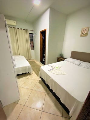 Doppel- oder Zweibettzimmer, Nichtraucher | Kostenloses WLAN, Bettwäsche