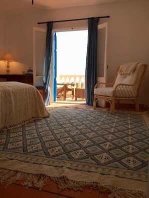 Kamar Double Romantis, 1 Tempat Tidur Queen, Bebas Asap Rokok, pemandangan laut sebagian | Pemandangan dari kamar