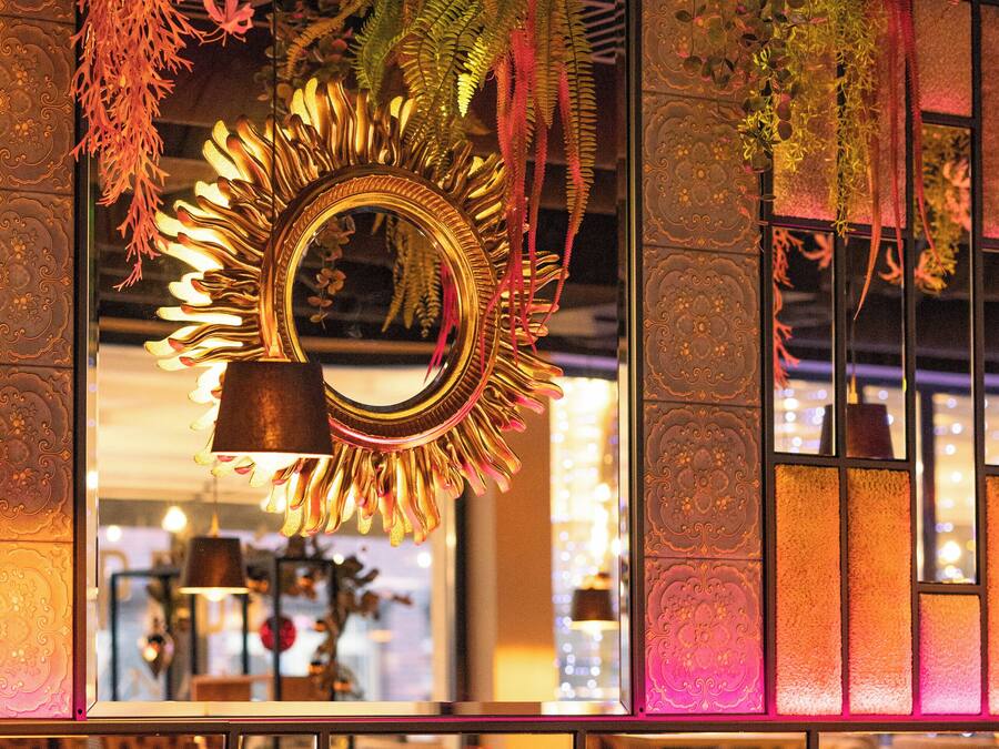 Breakfast, lunch, dinner served; local cuisine