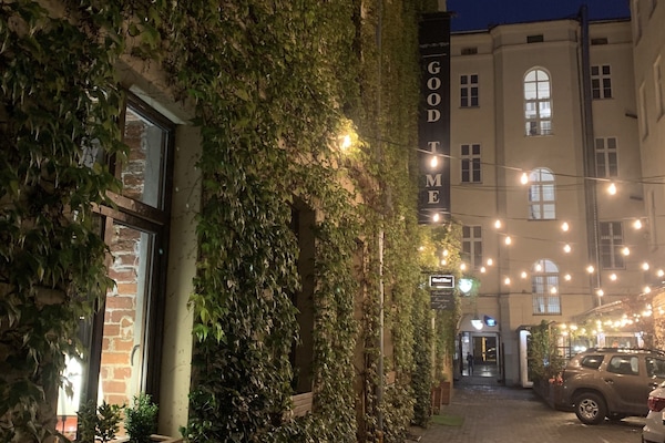 Fachada de la propiedad por la tarde o noche