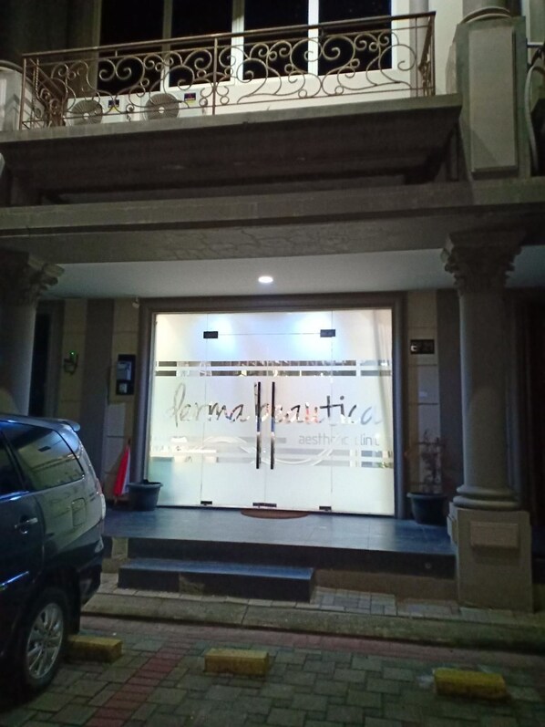 Majoituspaikan sisäänkäynti