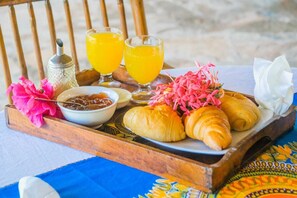 Dagelijks uitgebreid ontbijt (EUR 7 per persoon)