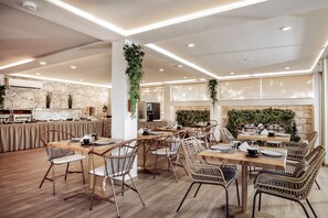 Colazione a buffet inclusa, servita tutte le mattine 