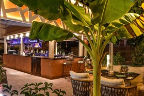 Breakfast, lunch, dinner served; Modern European cuisine - Aeolos Boutique Resort and Suites (Zakynthos)