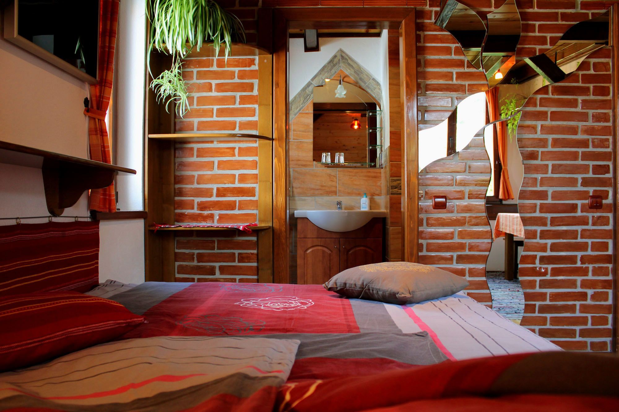 Design Villa, Multiple Beds, Non Smoking, Mountain View | Premium bedding, individually decorated, individually furnished, desk