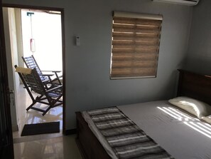 Iron/ironing board, free WiFi, bed sheets - J T C Properties (Colombo)