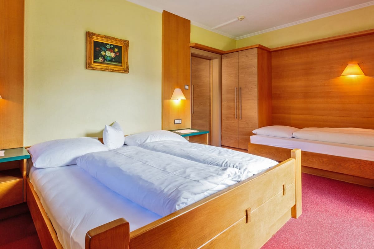 Suite | In-room safe, desk, cots/infant beds, free WiFi