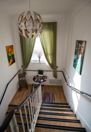 Interior - The Queens Hostel (London)