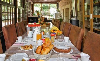 Desayuno continental incluido todos los días 