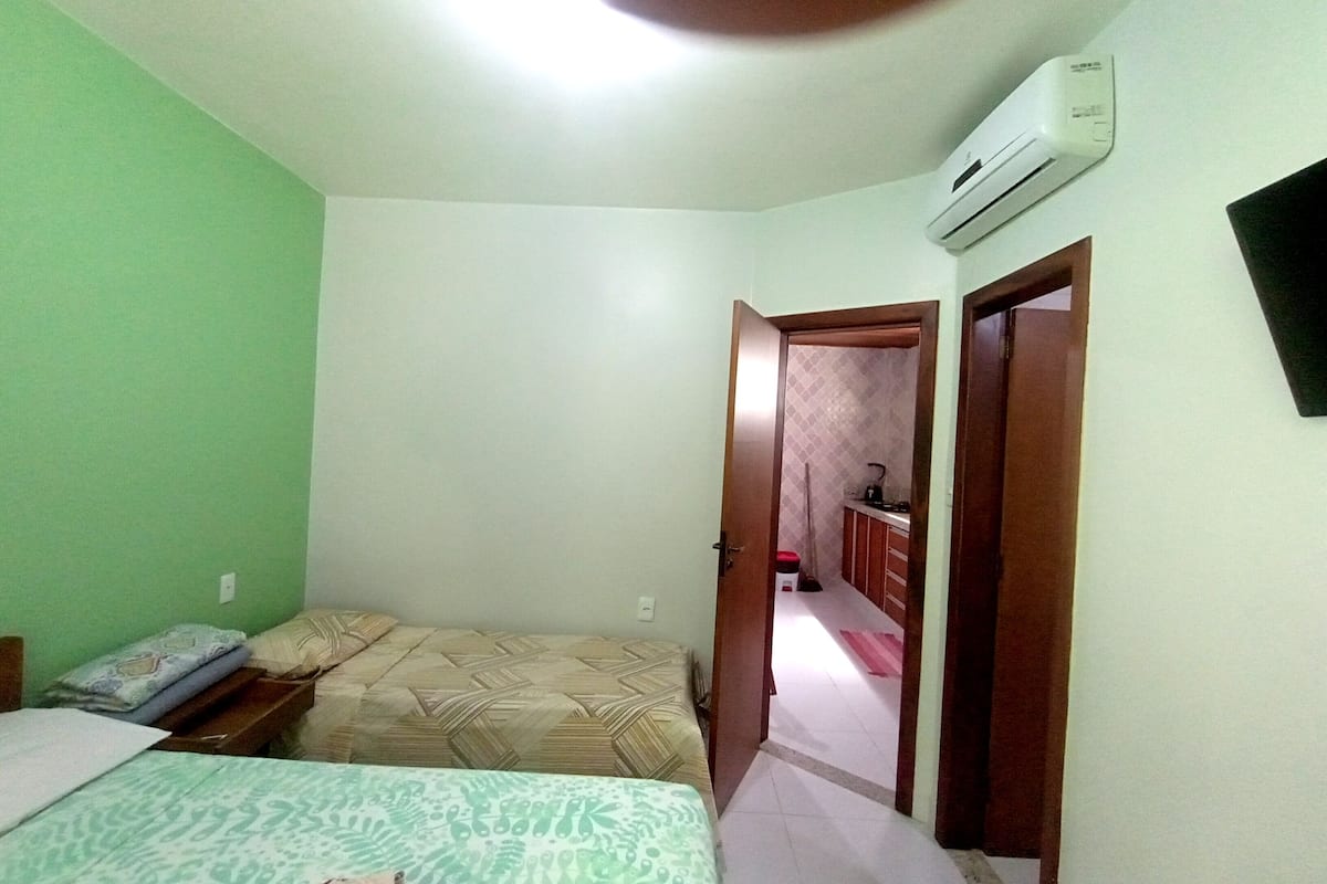 APT 09 | 1 dormitorio, mobiliario individual, escritorio