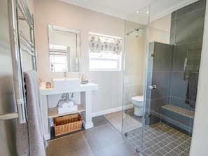 Bathroom - Seascapes Guest Villa (Plettenberg Bay)