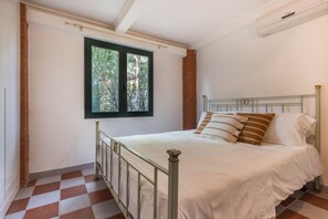 Blackout drapes, iron/ironing board, free WiFi, bed sheets - Villa Corallo (Pula)