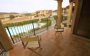 Maison, 2 chambres | Vue depuis le balcon