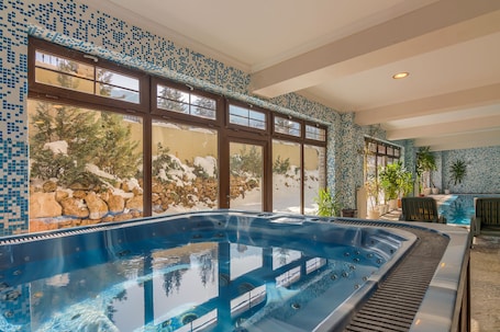 Sauna, deep-tissue massages, 1 treatment room, massages