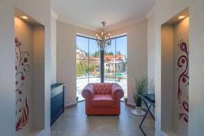 Lobby sitting area - Rizzo Boutique Hotel (Brasov)