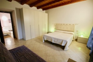 Casa, 2 habitaciones | 2 dormitorios, tabla de planchar con plancha, cunas (de pago)
