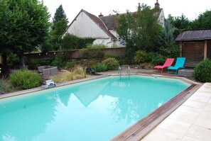 Indoor pool, seasonal outdoor pool, pool loungers - Les Insolites de la Pouillyzotte (Pouilly-sur-Loire)
