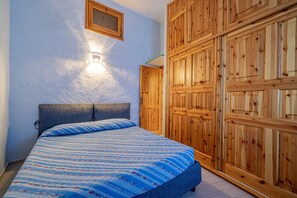 Maison, 1 chambre, vue sur la mer | 1 chambre, fer et planche à repasser, lit de bébé (supplément)