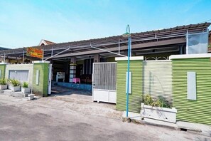 Exterior - SPOT ON 2171 Griya Sakura Syariah (Colomadu)