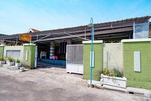 Exterior - SPOT ON 2171 Griya Sakura Syariah (Colomadu)