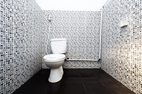 Standard Double Room | Bathroom