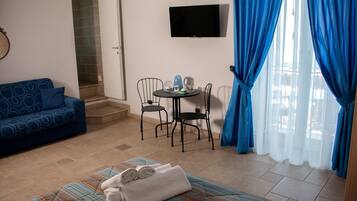 Camera quadrupla, balcone, vista mare | Wi-Fi gratuito, lenzuola
