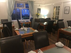 包含每日英式早餐