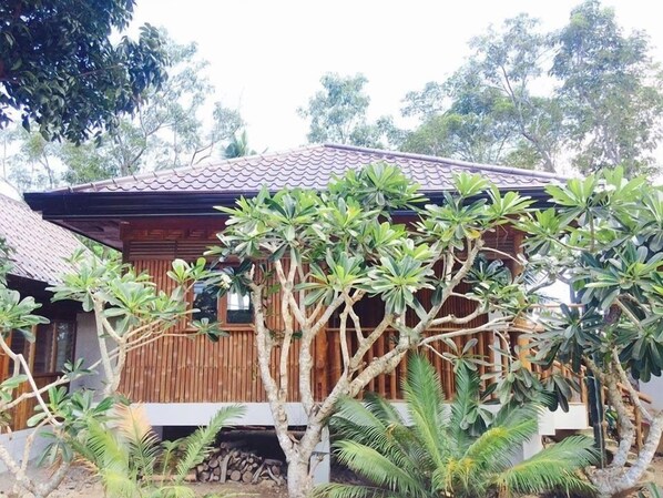 Huone (Bamboo) | Tallelokero huoneessa, ilmainen Wi-Fi, vuodevaatteet