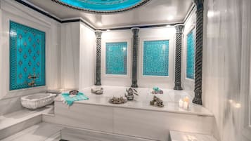 Couples treatment rooms, sauna, hot tub, steam room, Turkish bath