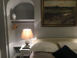 Chambre Ville, 1 trĂšs grand lit, non-fumeur | Literie de qualitĂ©, bureau, rideaux dâobscurcissement