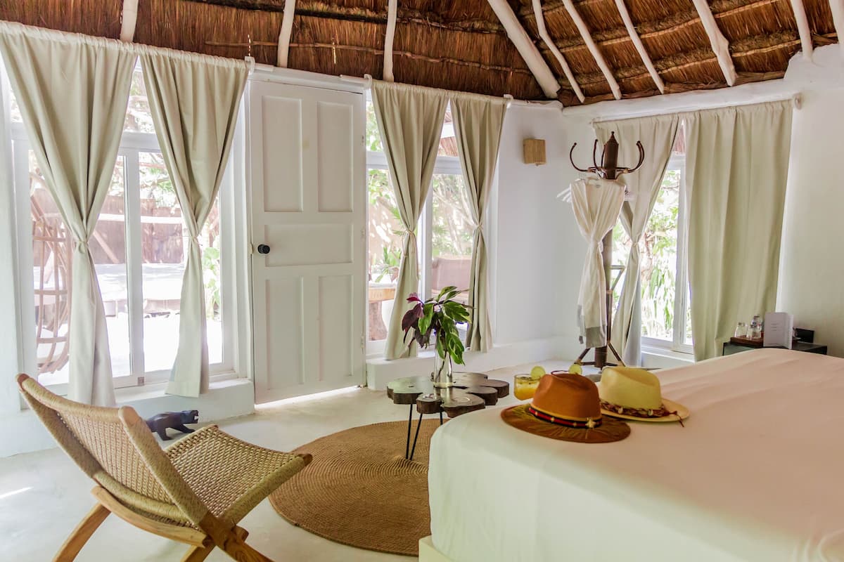 Habitación Confort, 1 cama de matrimonio grande, no fumadores | Minibar, caja fuerte, cortinas opacas y wifi gratis