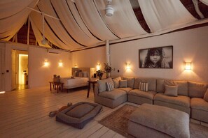 Rom – president, 1 kingsize-seng, ikke-røyk, havutsikt | Minibar, safe på rommet, blendingsgardiner og wi-fi (inkludert)