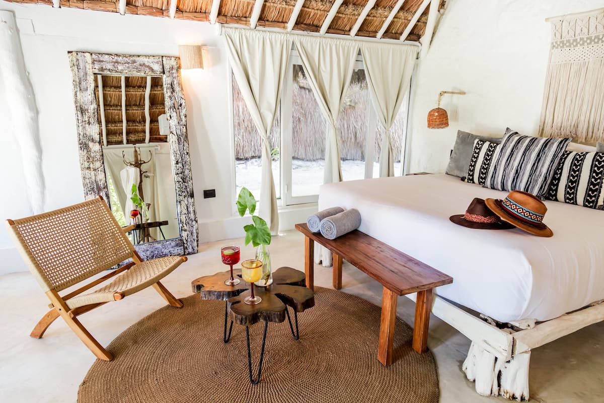 Junior Suite room | Minibar, caja fuerte, cortinas opacas y wifi gratis