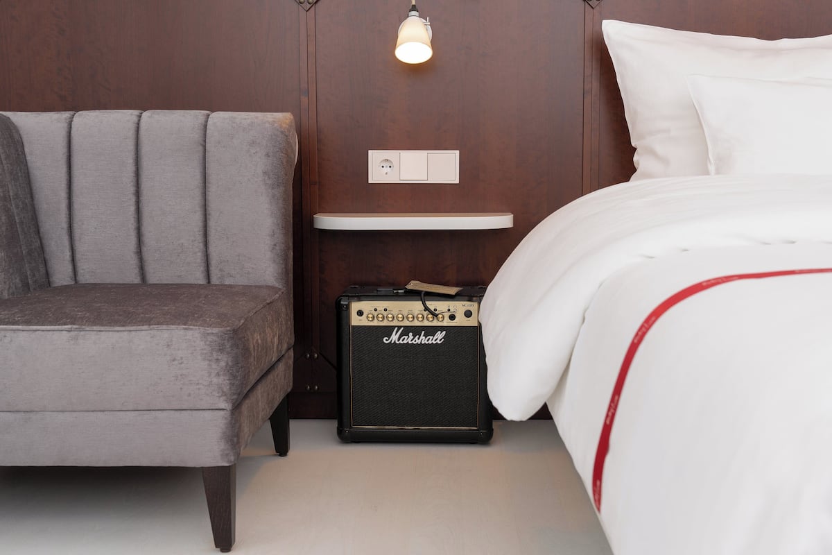 Loft Room | Peralatan tempat tidur premium, peti besi dalam bilik