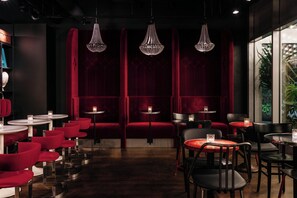 Bar (on property) - Ruby Leni Hotel Dusseldorf (Düsseldorf)