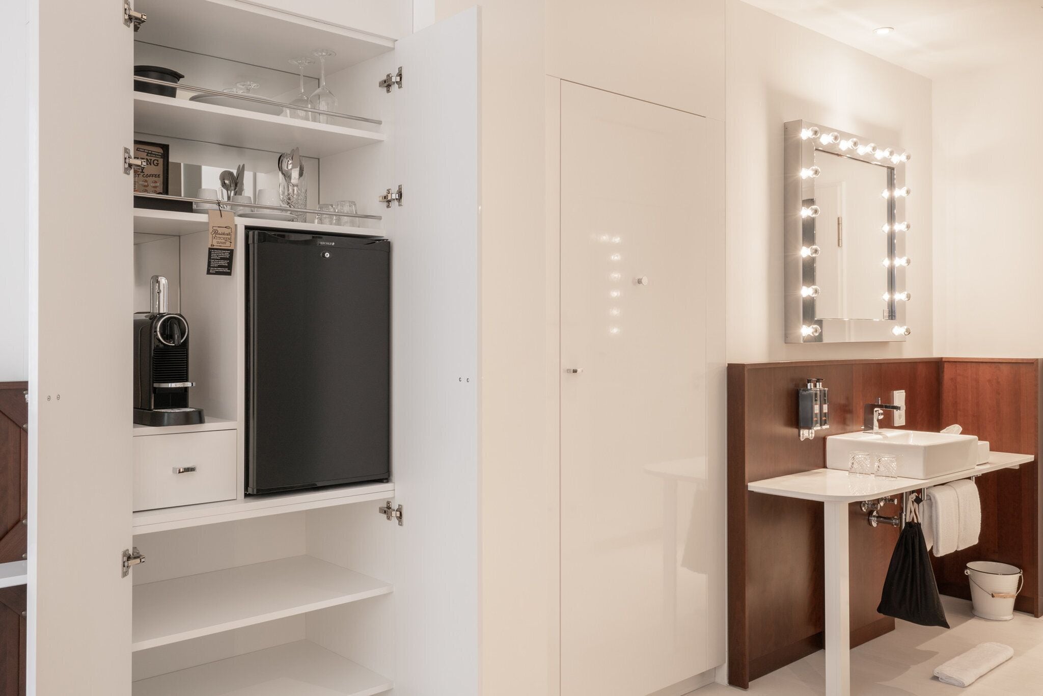 Room (Resident) | Room amenity