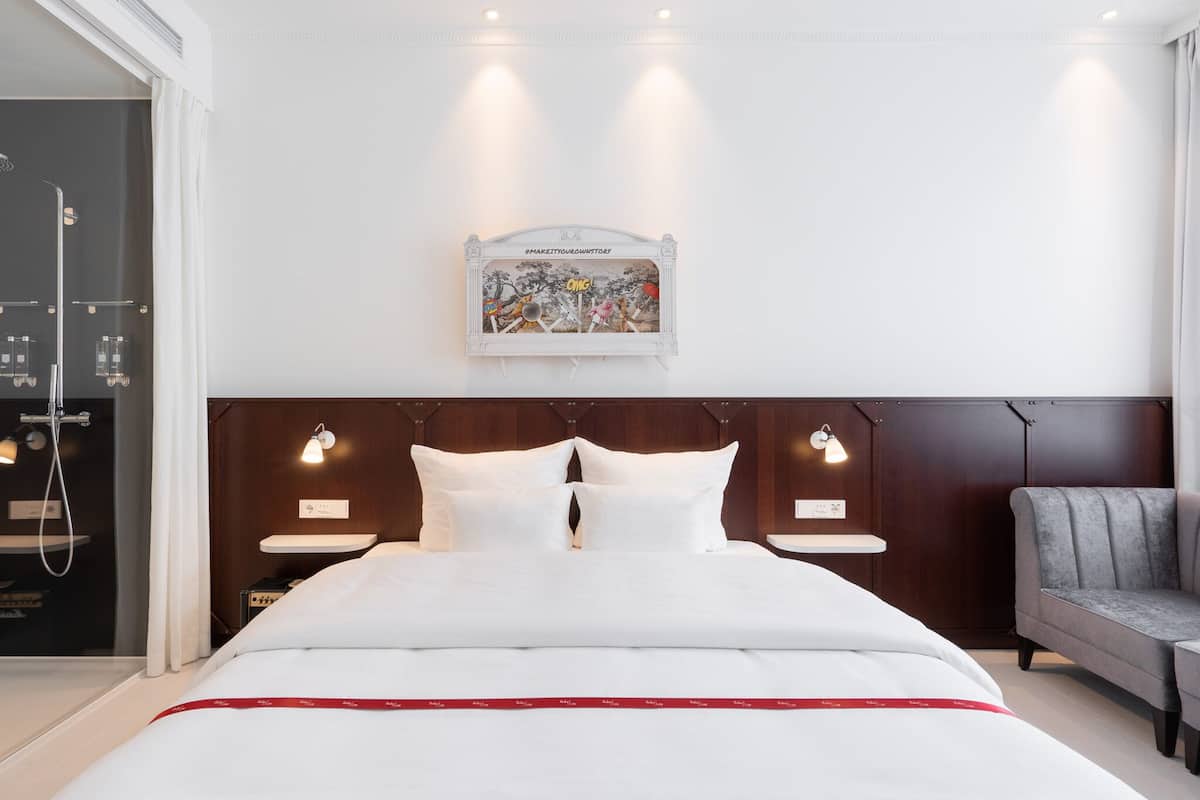Room (Resident) | Premium bedding, in-room safe, individually decorated