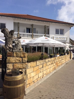 Lobby - Hotel Restaurant Artemis (Weisenheim am Berg)