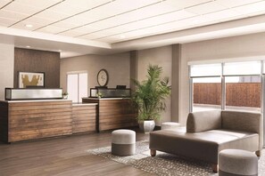 Lobby - Radisson Oklahoma City Airport (Oklahoma City)