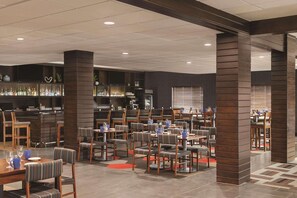 Dining - Radisson Oklahoma City Airport (Oklahoma City)