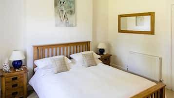 Double Room | Iron/ironing board, free WiFi, bed sheets