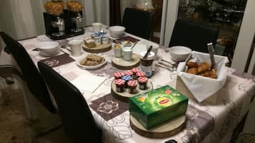 Café da manhã continental grátis todos os dias