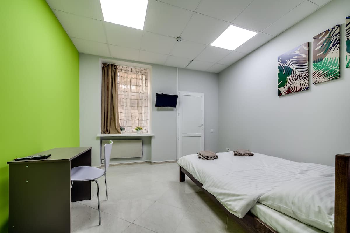 Double Room, Private Bathroom (103) | Soundproofing, WiFi (free), bed sheets