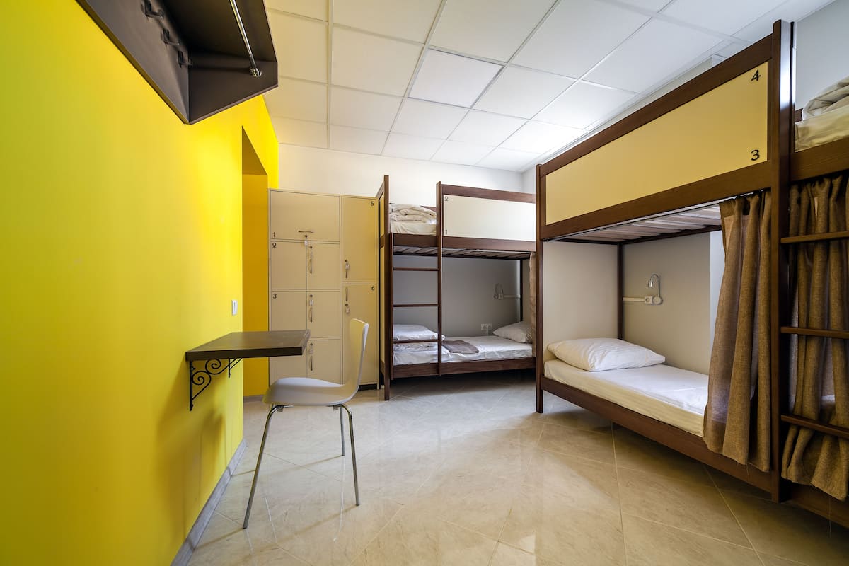 Gemeinsamer Schlafsaal, Gemischter Schlafsaal (6 beds 205) | Schallisolierte Zimmer, kostenloses WLAN, Bettwäsche