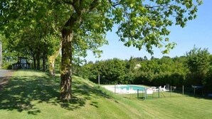 Unclassified image, 4 of 29, button - Puy Rond Camping (Bressuire)