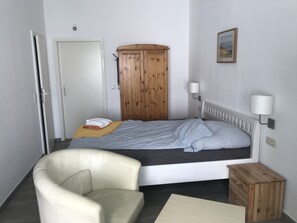 Basic Apartment, Non Smoking (Wohnung 2) | 1 bedroom, laptop workspace, WiFi (free) - Villa Nordstern (Göhren)