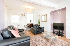 Comfort House, 3 Bedrooms | Living area